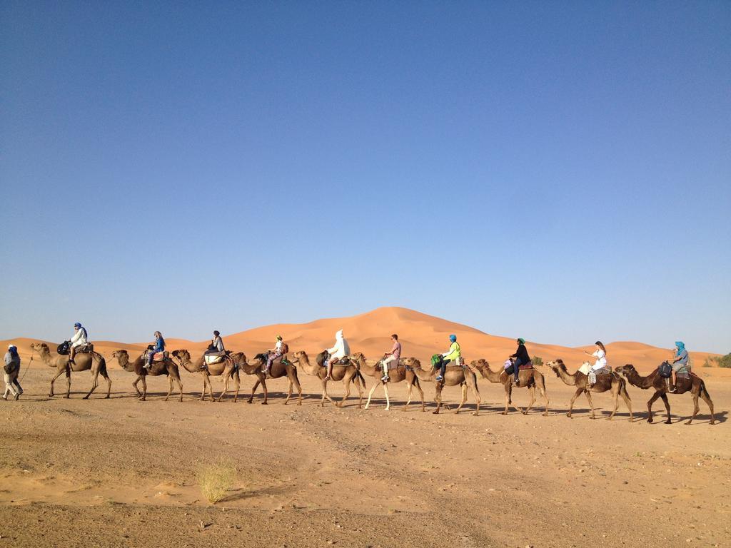 Готель Erg Chebbi Starlight Camp Мерзуга Екстер'єр фото