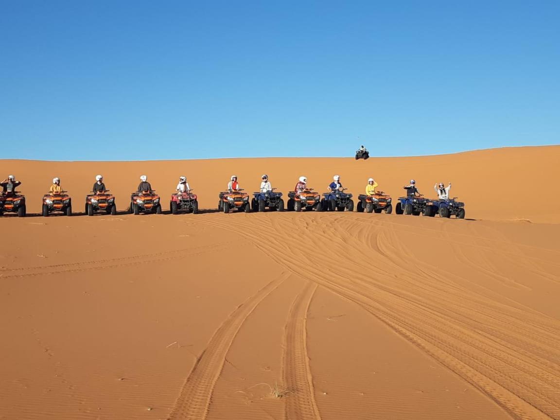 Готель Erg Chebbi Starlight Camp Мерзуга Екстер'єр фото