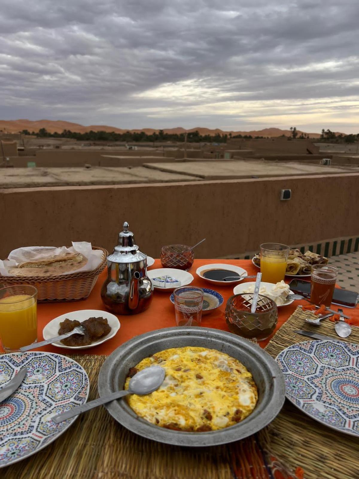 Готель Erg Chebbi Starlight Camp Мерзуга Екстер'єр фото