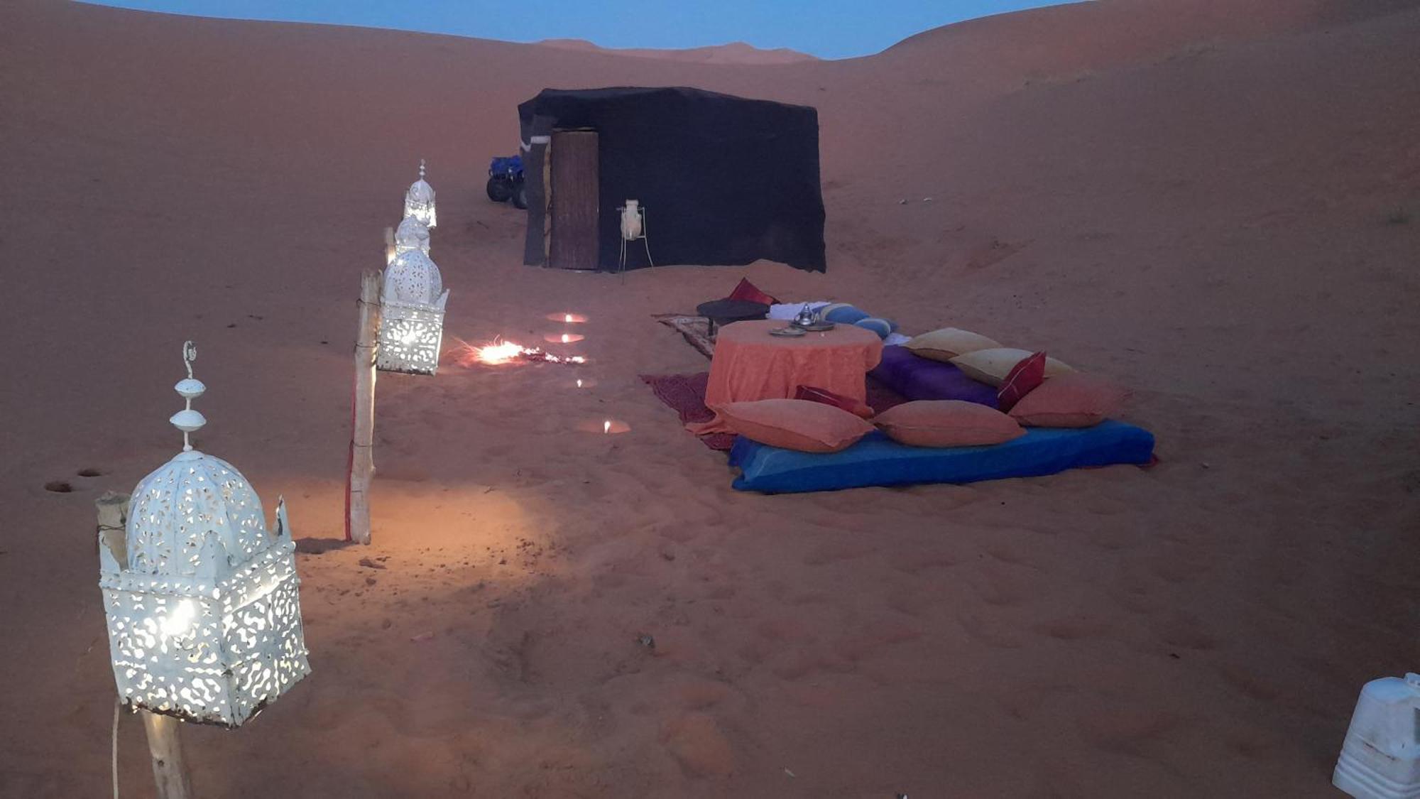 Готель Erg Chebbi Starlight Camp Мерзуга Екстер'єр фото