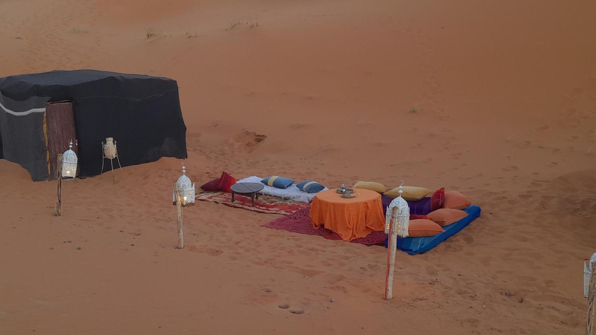 Готель Erg Chebbi Starlight Camp Мерзуга Екстер'єр фото