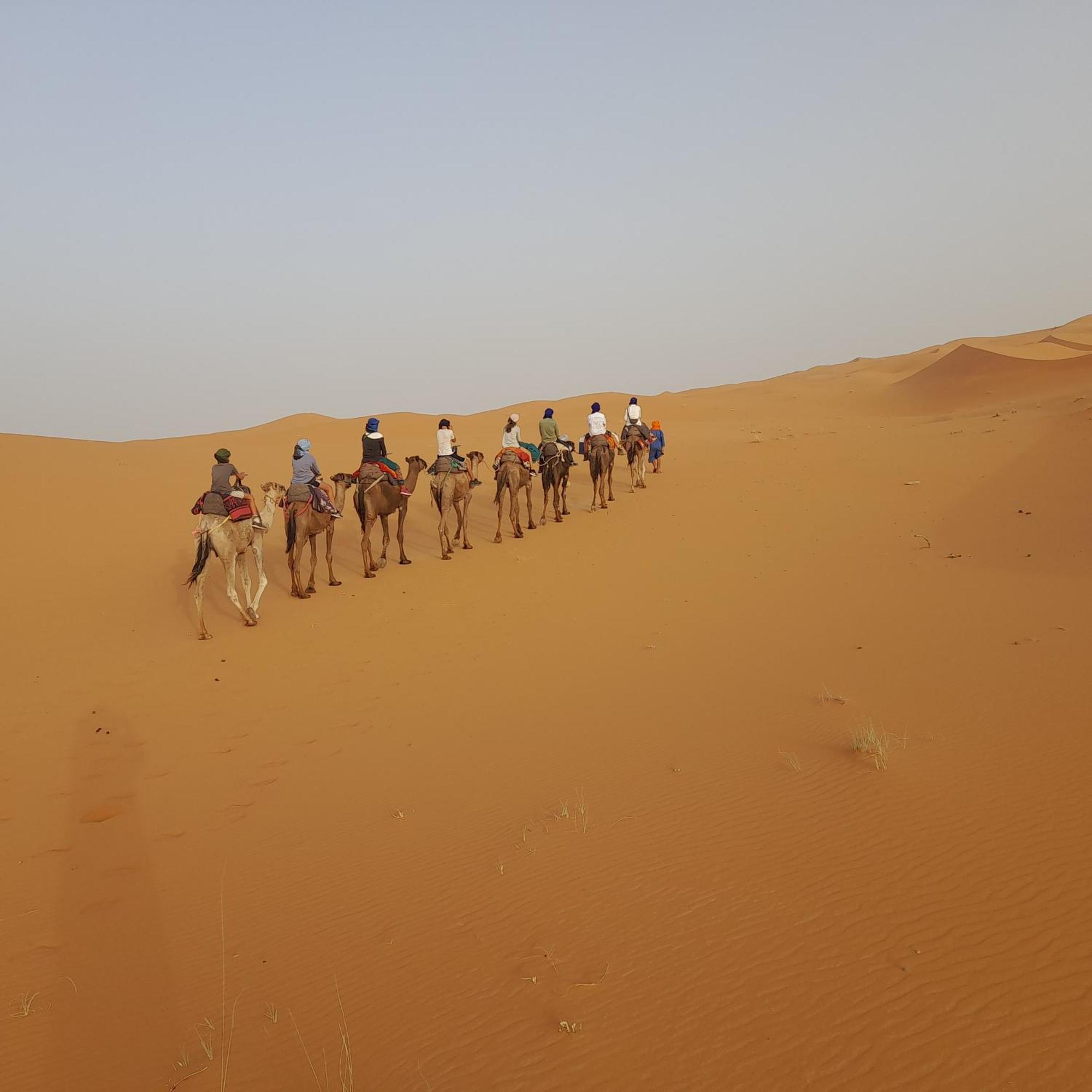 Готель Erg Chebbi Starlight Camp Мерзуга Номер фото