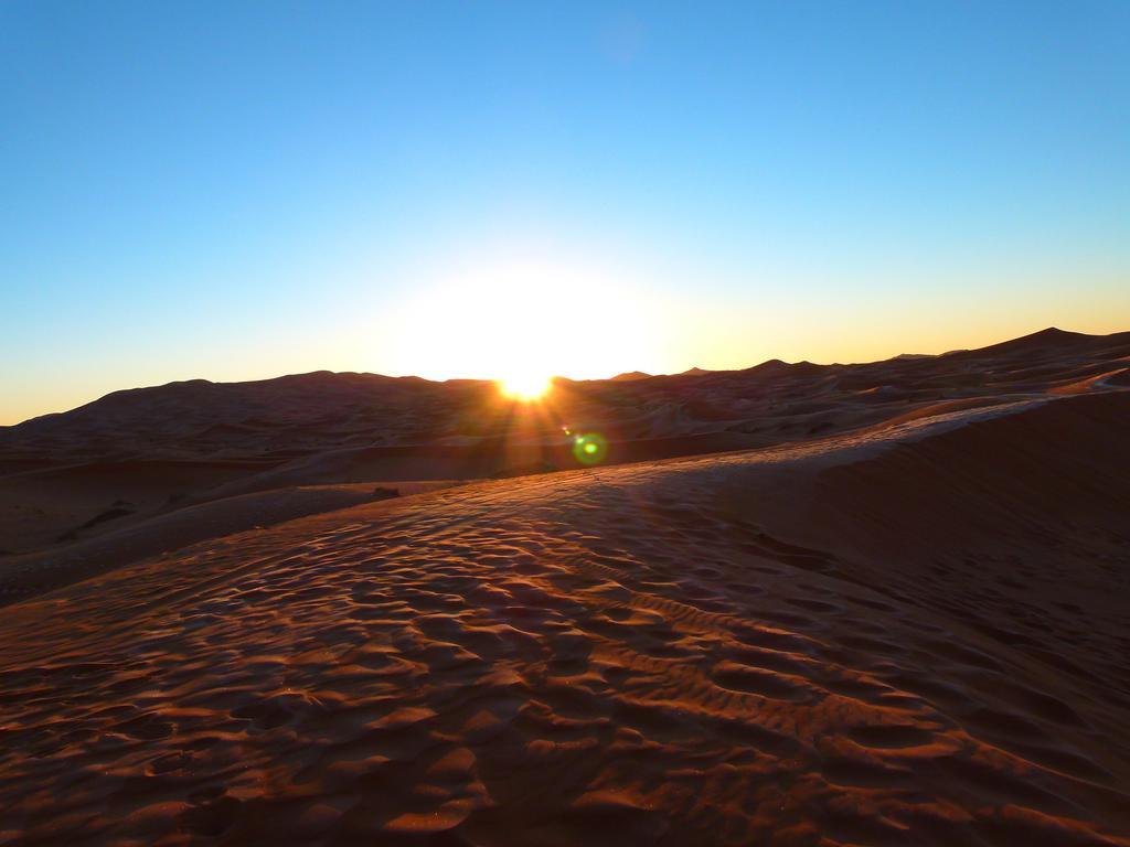 Готель Erg Chebbi Starlight Camp Мерзуга Екстер'єр фото