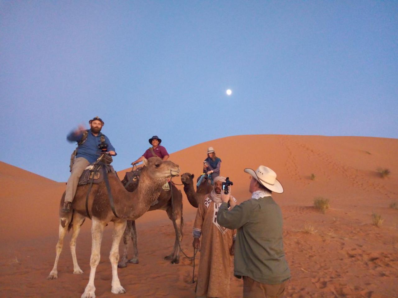 Готель Erg Chebbi Starlight Camp Мерзуга Екстер'єр фото